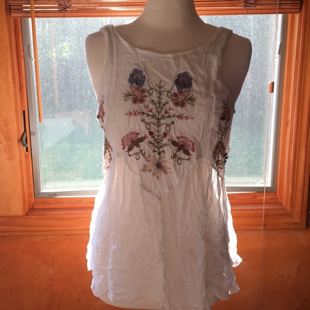 FREE PEOPLE!!! really adorable white shirt!